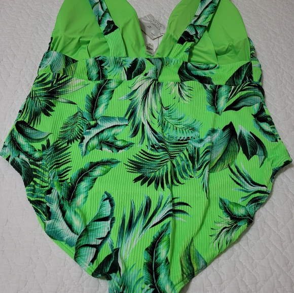 Costal Waves Swimwear Green Floral Size 3X - Picture 4 of 7